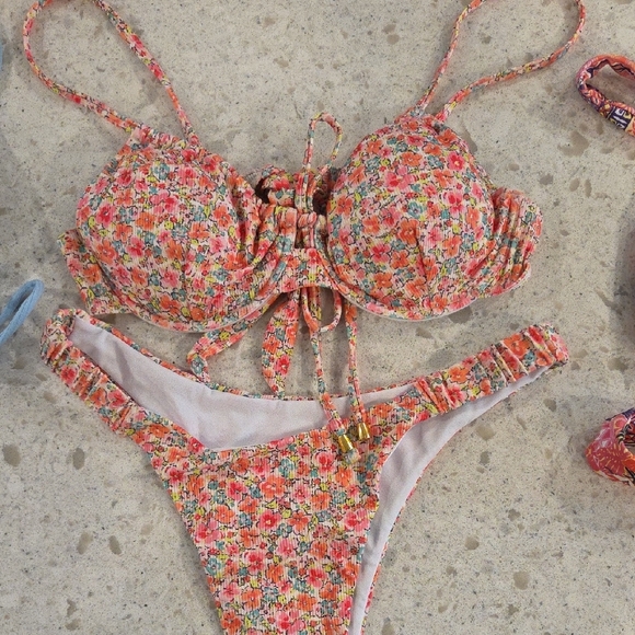 Bikini Lot - All Large - Picture 3 of 13